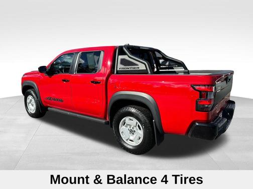 2024 Nissan Frontier SV