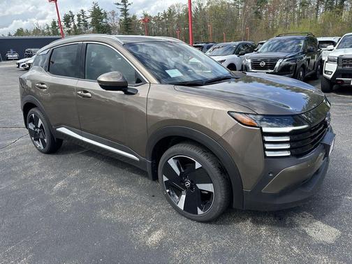 2025 Nissan Kicks SR