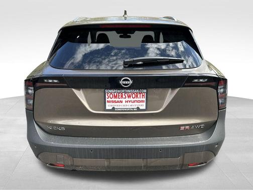 2025 Nissan Kicks SR