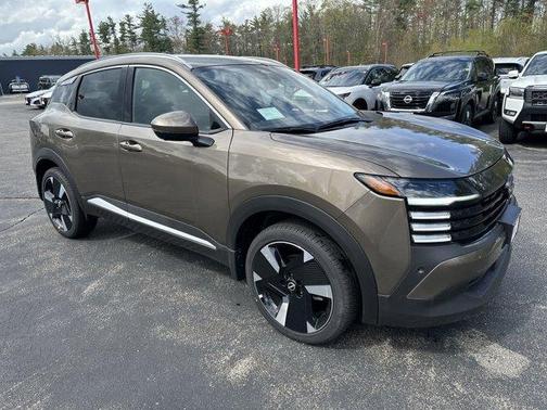 2025 Nissan Kicks SR