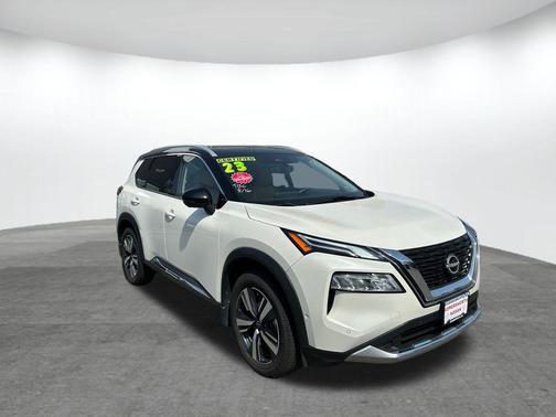 2 Tone White / Black Roof 2023 Nissan Rogue Platinum