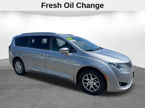 Billet Silver Metallic Clearcoat 2020 Chrysler Pacifica Touring-L