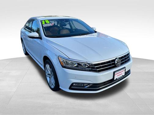 2018 Volkswagen Passat 2.0T SEL Premium