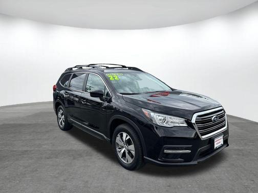 Crystal Black Silica 2022 Subaru Ascent Premium 8-Passenger