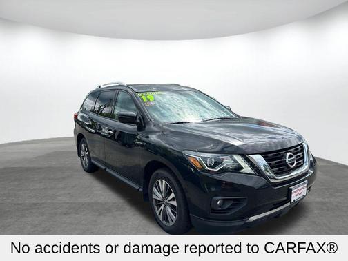 Magnetic Black 2019 Nissan Pathfinder SV