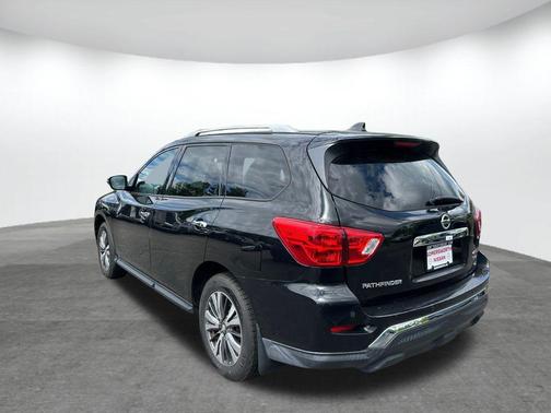 Magnetic Black 2019 Nissan Pathfinder SV
