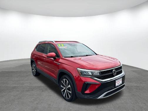 Kings Red 2022 Volkswagen Taos 1.5T SE