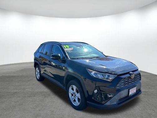 Midnight Black Metallic 2019 Toyota RAV4 XLE
