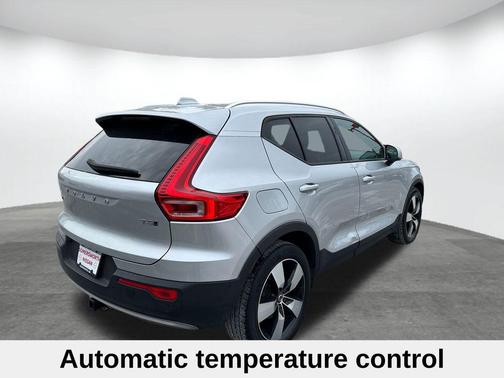 2019 Volvo XC40 T5 Momentum
