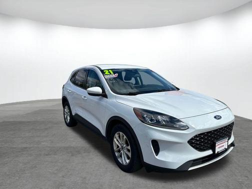 Oxford White 2021 Ford Escape SE
