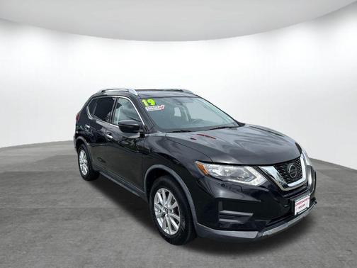 Magnetic Black Pearl 2019 Nissan Rogue SV