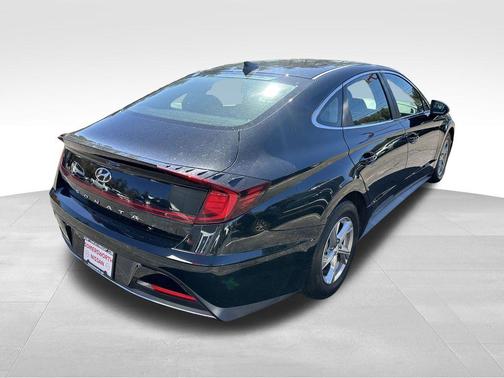 2022 Hyundai SONATA SE