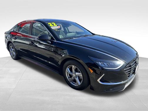 2022 Hyundai SONATA SE