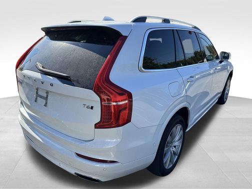 2019 Volvo XC90 T6 Momentum