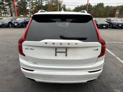 2019 Volvo XC90 T6 Momentum