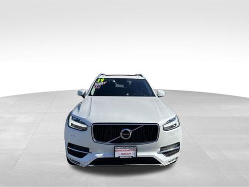 2019 Volvo XC90 T6 Momentum
