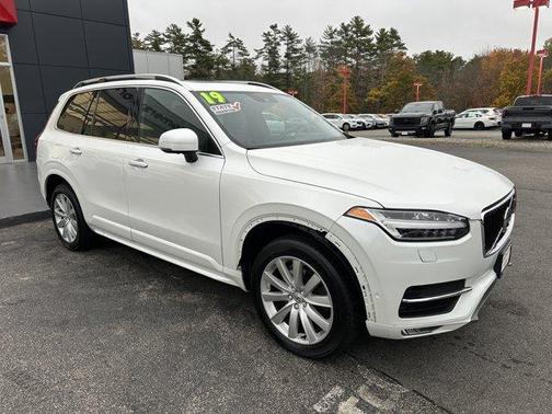 2019 Volvo XC90 T6 Momentum