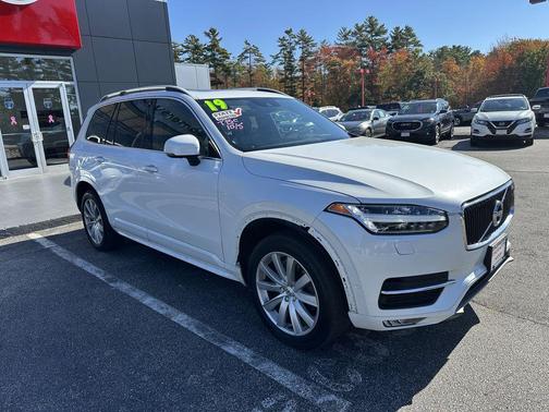 2019 Volvo XC90 T6 Momentum