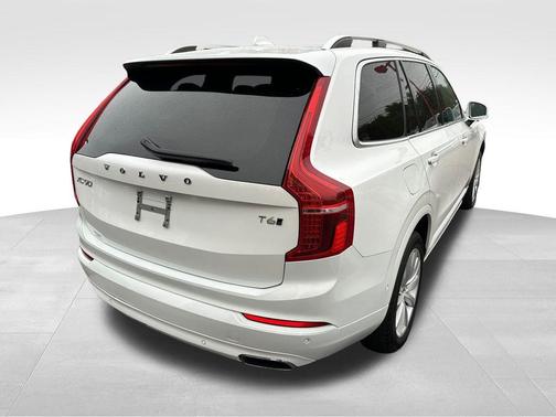 2019 Volvo XC90 T6 Momentum