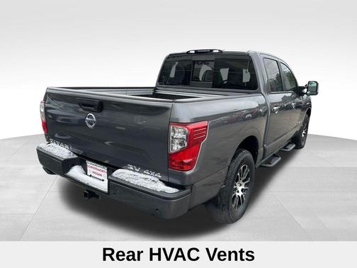 2021 Nissan Titan SV