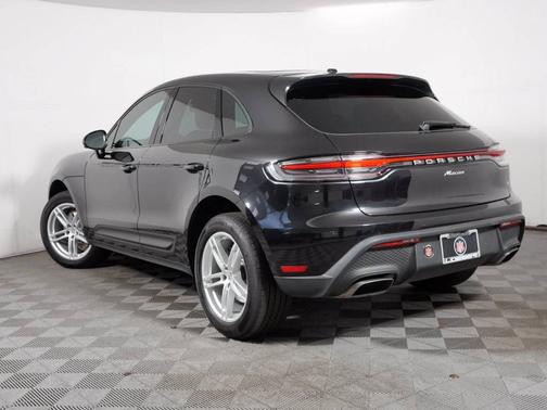 Jet Black Metallic 2024 Porsche Macan