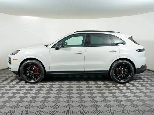 Chalk 2026 Porsche Cayenne