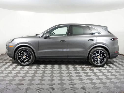 Quartzite Grey Metallic 2024 Porsche Cayenne