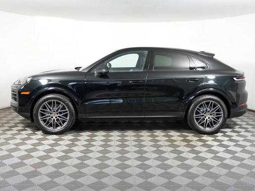 Chromite Black Metallic 2026 Porsche Cayenne