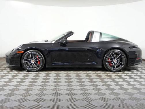 Jet Black Metallic 2025 Porsche 911