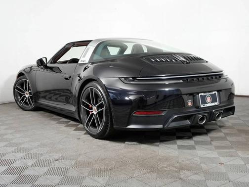 Jet Black Metallic 2025 Porsche 911