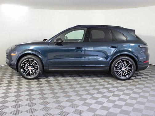 2025 Porsche Cayenne 