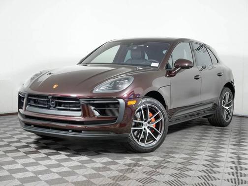 Copper Ruby Metallic 2026 Porsche Macan