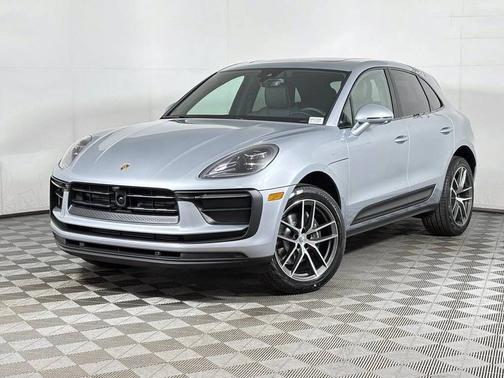 Dolomite Silver Metallic 2026 Porsche Macan
