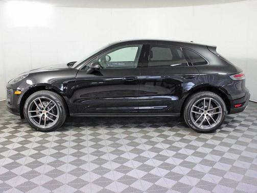 Jet Black Metallic 2025 Porsche Macan
