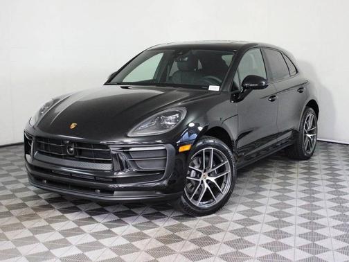 Jet Black Metallic 2025 Porsche Macan