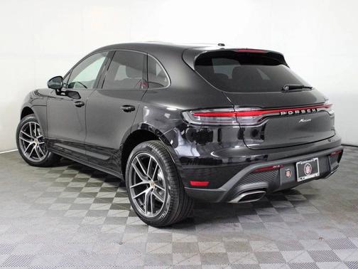 Jet Black Metallic 2025 Porsche Macan