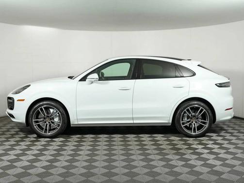 Carrara White Metallic 2023 Porsche Cayenne