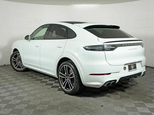 Carrara White Metallic 2023 Porsche Cayenne