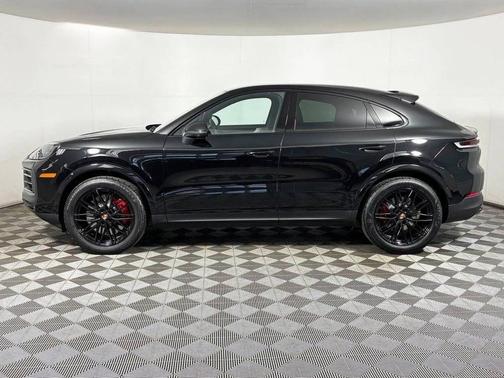 Chromite Black Metallic 2026 Porsche Cayenne