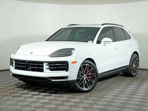 White 2024 Porsche Cayenne
