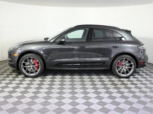 Volcano Grey Metallic 2026 Porsche Macan