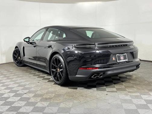 2026 Porsche Panamera 