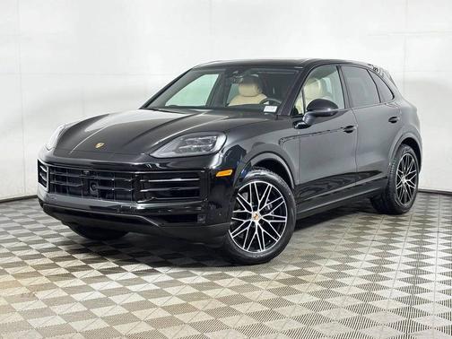 Chromite Black Metallic 2026 Porsche Cayenne