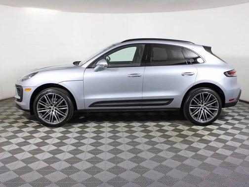 Dolomite Silver Metallic 2026 Porsche Macan