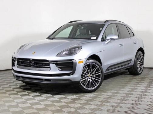 Dolomite Silver Metallic 2026 Porsche Macan