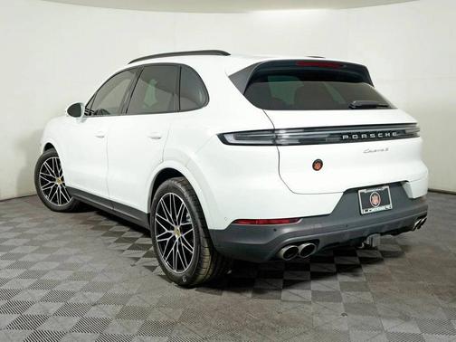 2024 Porsche Cayenne 