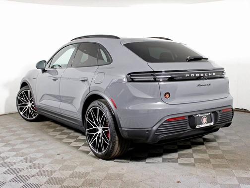 2025 Porsche Macan 