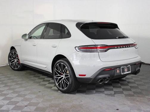 2025 Porsche Macan 