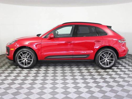 2025 Porsche Macan 