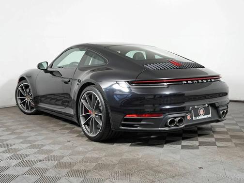 Jet Black Metallic 2020 Porsche 911